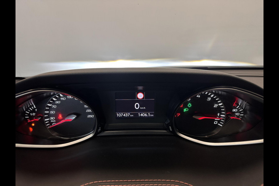 Peugeot 308 1.2 PureTech GT-line Panoramadak Airco|ECC Navi Carplay PDC VA + Camera Full LED Trekhaak