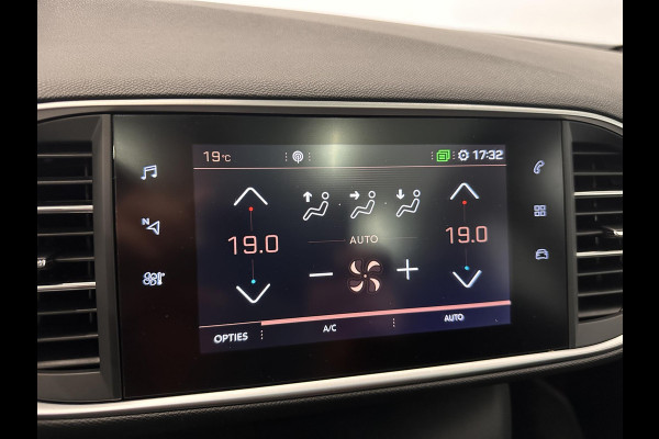 Peugeot 308 1.2 PureTech GT-line Panoramadak Airco|ECC Navi Carplay PDC VA + Camera Full LED Trekhaak