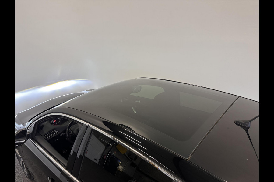 Peugeot 308 1.2 PureTech GT-line Panoramadak Airco|ECC Navi Carplay PDC VA + Camera Full LED Trekhaak