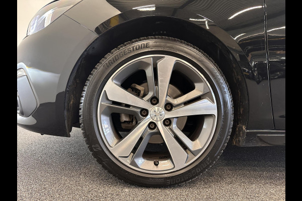 Peugeot 308 1.2 PureTech GT-line Panoramadak Airco|ECC Navi Carplay PDC VA + Camera Full LED Trekhaak