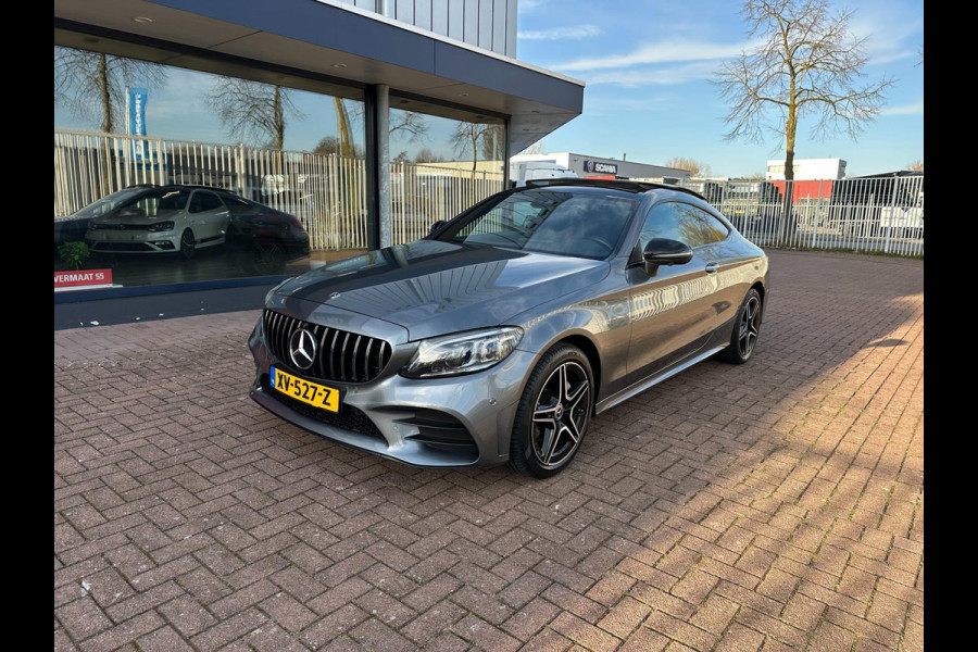 Mercedes-Benz C-Klasse Coupé 180 AMG | Pano | 360 Cam | Leer