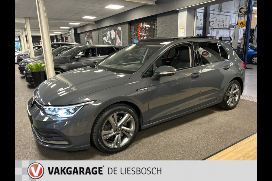 Volkswagen Golf 1.5 TSI Highline Business R-line,pano,1 st edition,navi,sfeer verlichting,