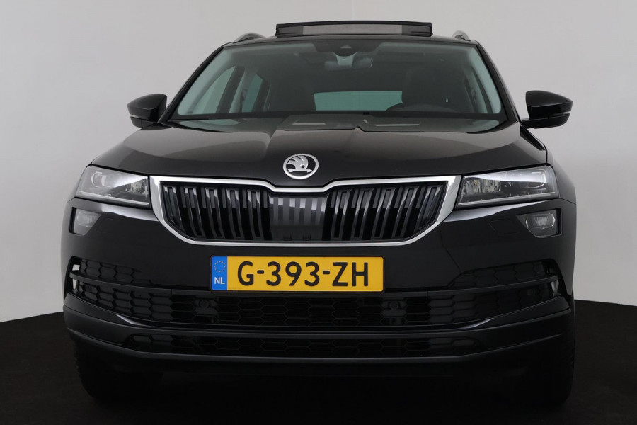 Škoda Karoq 1.5 TSI ACT Business Edition (PANORAMADAK, TREKHAAK, STOELVERWARMING, ACHTERUITRIJCAMERA, CRUISE, GOED ONDERHOUDEN)