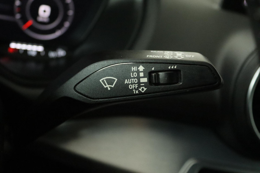 Audi Q2 1.4 TFSI CoD Launch Edition (TREKHAAK, PARKEERSENSOREN, NAVIGATIE, STOELVERWARMING, GOED ONDERHOUDEN)