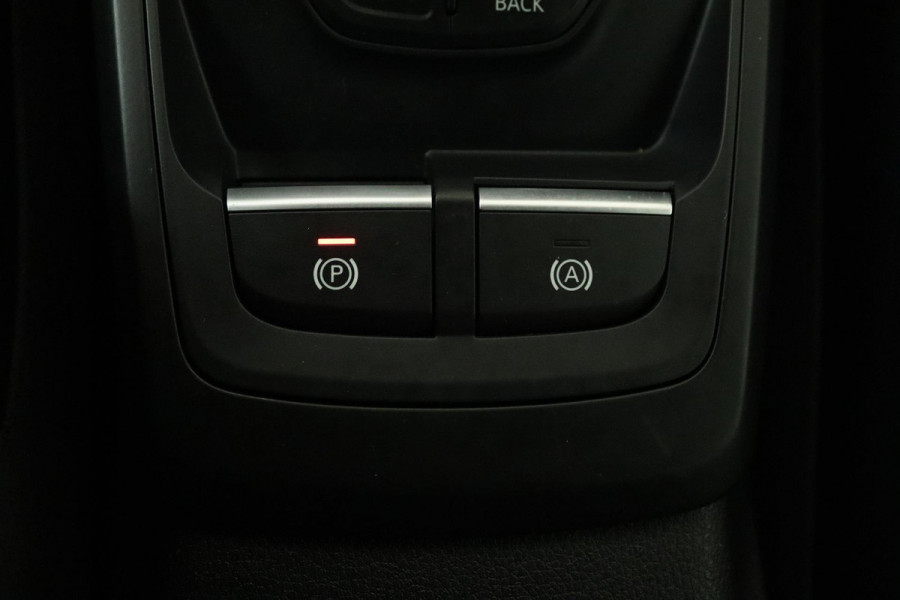 Audi Q2 1.4 TFSI CoD Launch Edition (TREKHAAK, PARKEERSENSOREN, NAVIGATIE, STOELVERWARMING, GOED ONDERHOUDEN)