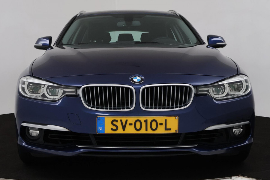 BMW 3 Serie Touring 318i Luxury Edition (CRUISE CONTROL, NAVIGATIE, PARKEERSENSOREN, STOELVERWARMING, NL-AUTO)