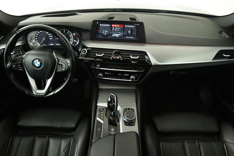 BMW 5 Serie Touring 520i High Executive (PANORAMADAK, STOELVERWARMING, LEER, NAVI, CRUISE, ELEKTR STOEL, DEALER ONDERHOUDEN)