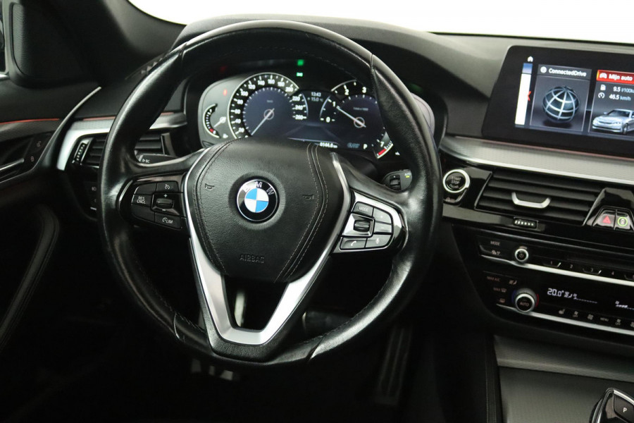 BMW 5 Serie Touring 520i High Executive (PANORAMADAK, STOELVERWARMING, LEER, NAVI, CRUISE, ELEKTR STOEL, DEALER ONDERHOUDEN)