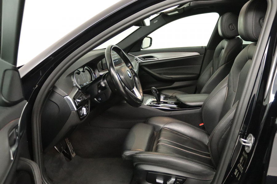 BMW 5 Serie Touring 520i High Executive (PANORAMADAK, STOELVERWARMING, LEER, NAVI, CRUISE, ELEKTR STOEL, DEALER ONDERHOUDEN)