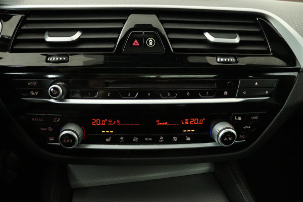 BMW 5 Serie Touring 520i High Executive (PANORAMADAK, STOELVERWARMING, LEER, NAVI, CRUISE, ELEKTR STOEL, DEALER ONDERHOUDEN)