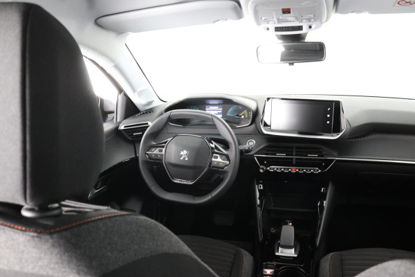 Peugeot e-208 EV ALLURE PACK 50 KWh ACCU= 93% +SNELLADEN 3 FASE LADEN TOT 2 JAAR GARANTIE ! Als nieuw!