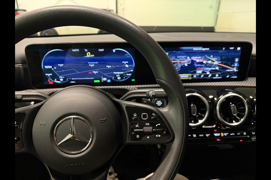 Mercedes-Benz A-Klasse 250 e WIDE SCREEN NAVI/V-COCKPIT/DAB/CARPLAY/LED/STOEL-M//