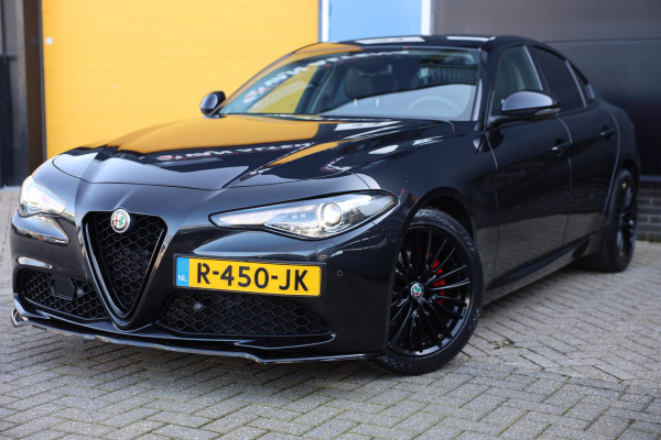 Alfa Romeo Giulia 2.0T Sport / AUT / Navi / Ecc / Elek Pakket / Acc / Dode Hoek / Lane Assist / Half Leder / 19 Inch