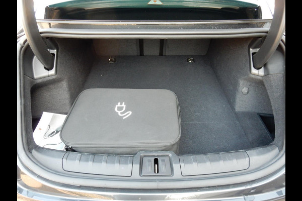 Porsche Taycan PERFORMANCE 84KW*BOSE*PANODAK*ORG NL*