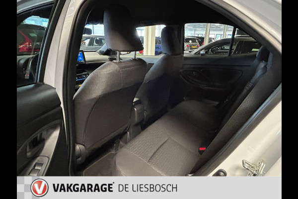 Toyota Yaris Cross 1.5 Hybrid Dynamic / navigatie / camera + pdc / cruise control / stoelverw / lane assist