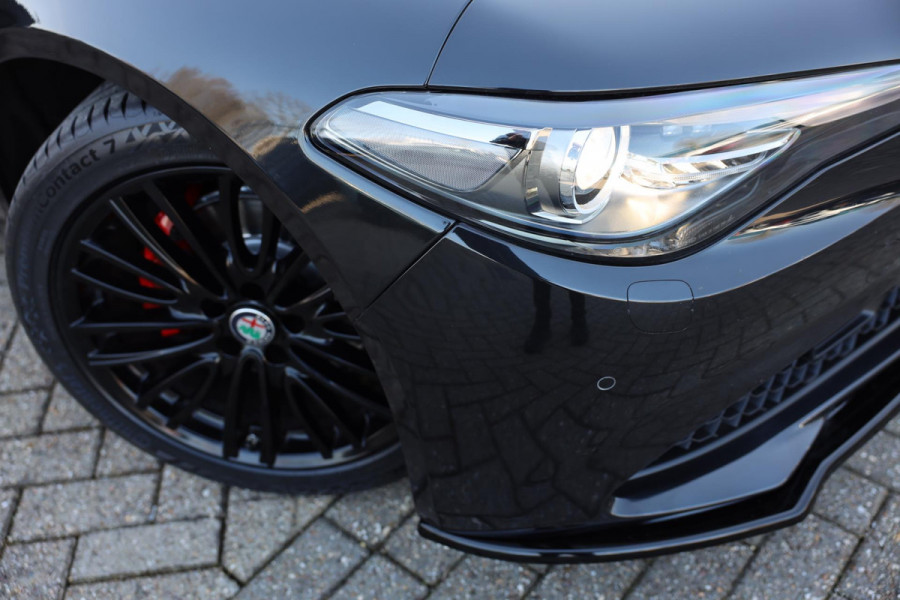 Alfa Romeo Giulia 2.0T Sport / AUT / Navi / Ecc / Elek Pakket / Acc / Dode Hoek / Lane Assist / Half Leder / 19 Inch