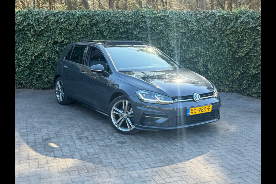 Volkswagen Golf 1.5 TSI Highline Business R LEDER / PANO / LED / CAMERA/ NAVI/ 18INCH / CLIMATE / STOELVERWARMING / BOMVOLLE GOLF!