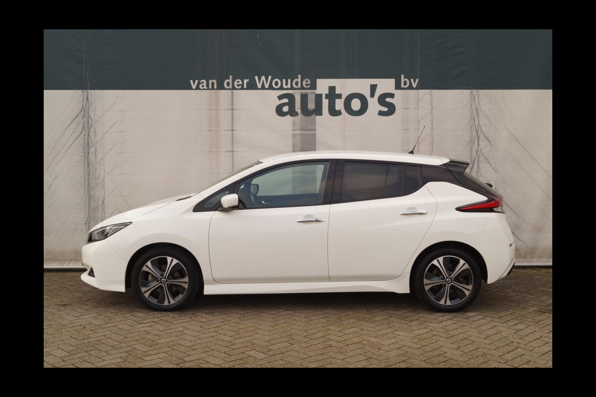 Nissan Leaf N-Connecta 40kWh -NAVI-ECC-PDC-CAM-