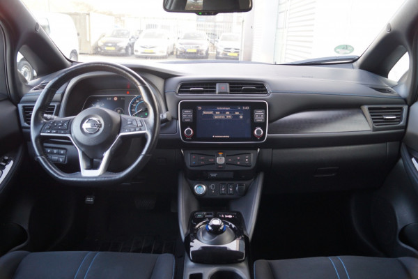 Nissan Leaf N-Connecta 40kWh -NAVI-ECC-PDC-CAM-