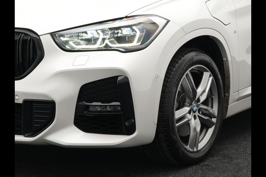 BMW X1 xDrive25e M-Sport Plug in Hybrid PHEV | Trekhaak Afneembaar | Panodak | Adaptive Cruise | Harman/Kardon | Head-up Display | Sportstoelen Memory | Camera |