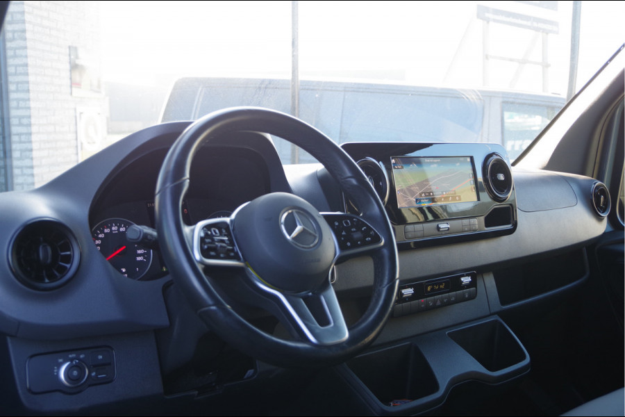 Mercedes-Benz Sprinter 319 3.0 CDI V6 L2H2 AUT. LED, LEDER, 2X SCHUIFDEUR, 3.5T TREKHAAK, 360 CAMERA, NAVI, CRUISE, STANDKACHEL