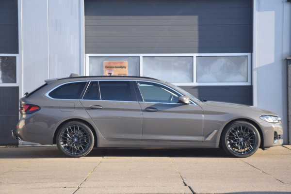 BMW 5 Serie Touring 520i Business Edition Plus MEERPRIJS 19” BREEDSET 1.750 EURO