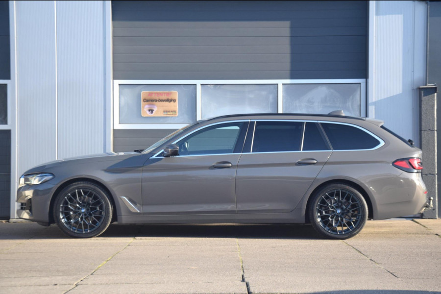 BMW 5 Serie Touring 520i Business Edition Plus MEERPRIJS 19” BREEDSET 1.750 EURO