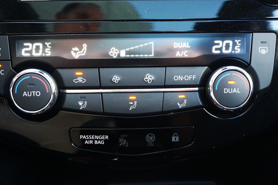 Nissan QASHQAI 1.3 DIG-T 140PK/Led-Koplampen/Panodak/ White Metallic/19Inch.