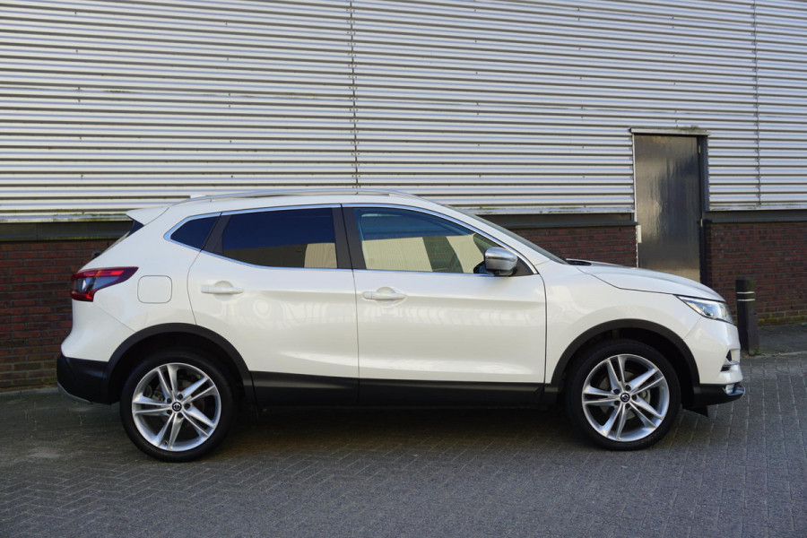 Nissan QASHQAI 1.3 DIG-T 140PK/Led-Koplampen/Panodak/ White Metallic/19Inch.