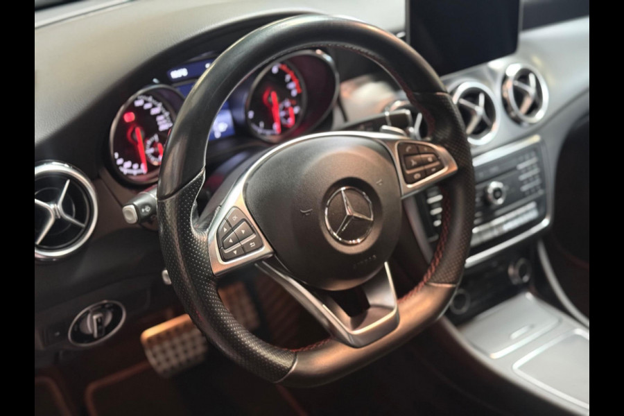 Mercedes-Benz GLA 180 Business Solution AMG | Pano | Navi | stoelverwarming | PDC.