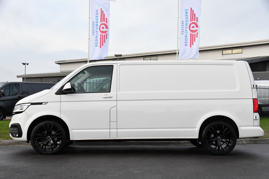 Volkswagen Transporter 2.0 TDI L2H1 30 PB Edition Highline Camera, Cruise, Carplay, 150PK, Automaat, Multimedia, Trekhaak, LED, Airco, UNIEK!