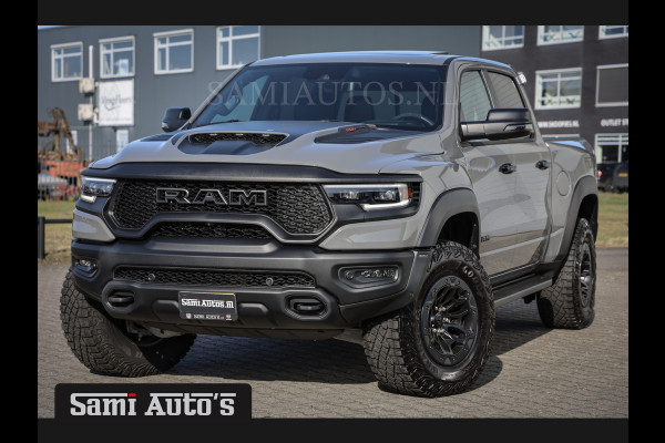 Dodge Ram 1500 TRX LUNAR EDITION | ZEER ZELDZAAM | 6.2 SUPERCHARGED 702 PK HELLCAT | FULL OPTION | CERAMIC GREY | PANORAMA | CARBON PACK | BLACK BEADLOCK WHEELS | BPM VRIJ | LAUNCH CONTROL | 4X4 | 360CAMERA Rijklaar prijs met garantie en genoemde opties en extra's.