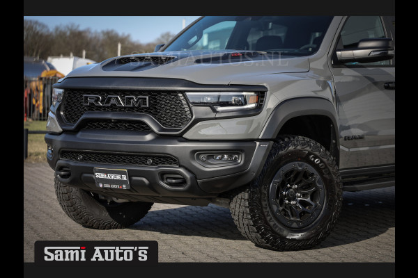 Dodge Ram 1500 TRX LUNAR EDITION | ZEER ZELDZAAM | 6.2 SUPERCHARGED 702 PK HELLCAT | FULL OPTION | CERAMIC GREY | PANORAMA | CARBON PACK | BLACK BEADLOCK WHEELS | BPM VRIJ | LAUNCH CONTROL | 4X4 | 360CAMERA Rijklaar prijs met garantie en genoemde opties en extra's.