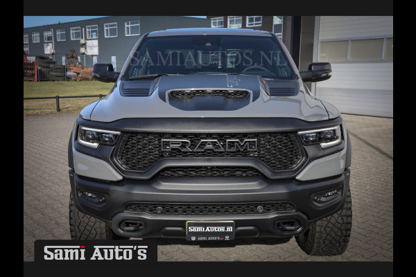 Dodge Ram 1500 TRX LUNAR EDITION | ZEER ZELDZAAM | 6.2 SUPERCHARGED 702 PK HELLCAT | FULL OPTION | CERAMIC GREY | PANORAMA | CARBON PACK | BLACK BEADLOCK WHEELS | BPM VRIJ | LAUNCH CONTROL | 4X4 | 360CAMERA Rijklaar prijs met garantie en genoemde opties en extra's.