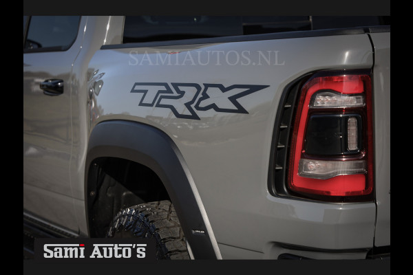 Dodge Ram 1500 TRX LUNAR EDITION | ZEER ZELDZAAM | 6.2 SUPERCHARGED 702 PK HELLCAT | FULL OPTION | CERAMIC GREY | PANORAMA | CARBON PACK | BLACK BEADLOCK WHEELS | BPM VRIJ | LAUNCH CONTROL | 4X4 | 360CAMERA Rijklaar prijs met garantie en genoemde opties en extra's.