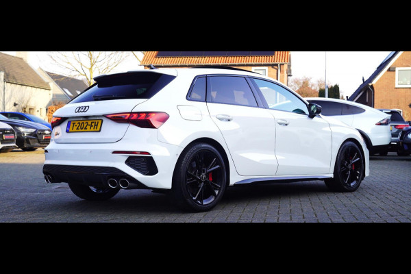 Audi S3 Sportback 2.0 TFSI S3 quattro Edition One | Pano | Achteruitrijcamera