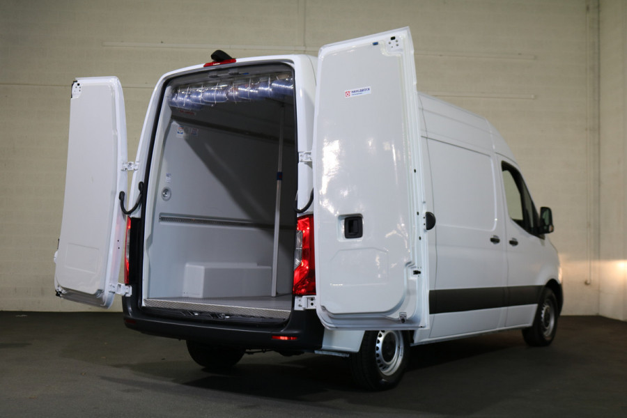 Mercedes-Benz Sprinter 317 CDI L2 H2 Automaat Koelwagen Koelen en Verwarmen