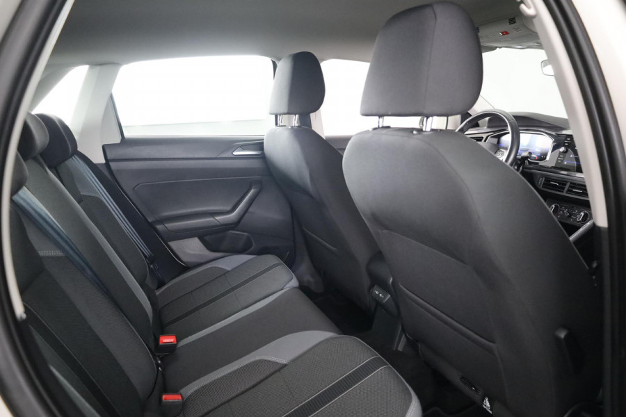 Volkswagen Polo 1.0 TSI Style 110 pk Automaat (DSG) | Navigatie via App | Trekhaak | Parkeersensoren (Park assist) | Adaptieve cruise control | Stoelverwarming | Matrix LED koplampen |