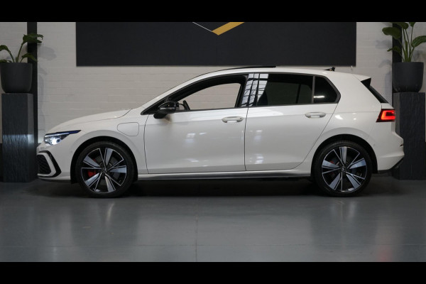 Volkswagen Golf VIII 1.4 eHybrid GTE 245 PK ACC-ASSISTENTIE PAKKET-AMBIANCE-CAMERA-CARPLAY-DAB-HEADUP-IQ LIGHT-PANORAMA