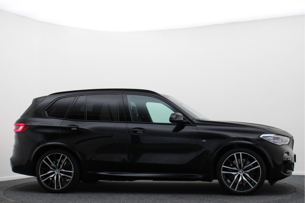 BMW X5 xDrive45e High Executive M-pakket Schaalstoelen, 360° Camera, Laser, Panoramadak, Head-Up, ACC, DAB, 22''