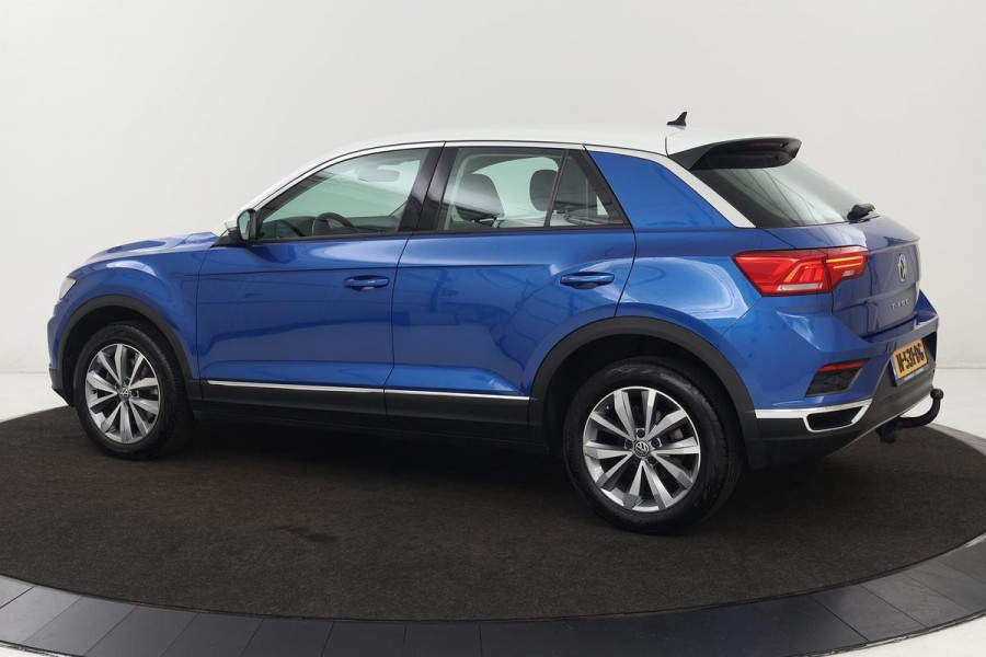 Volkswagen T-Roc 1.5 TSI Sport | Stoelverwarming | Full LED | Trekhaak | Navigatie | Climate control | PDC | Sportstoelen | Cruise control | Bluetooth