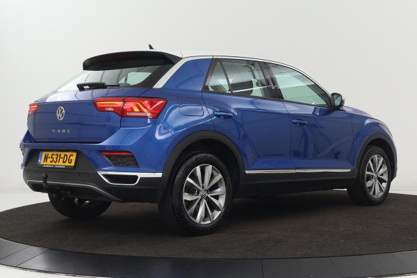 Volkswagen T-Roc 1.5 TSI Sport | Stoelverwarming | Full LED | Trekhaak | Navigatie | Climate control | PDC | Sportstoelen | Cruise control | Bluetooth