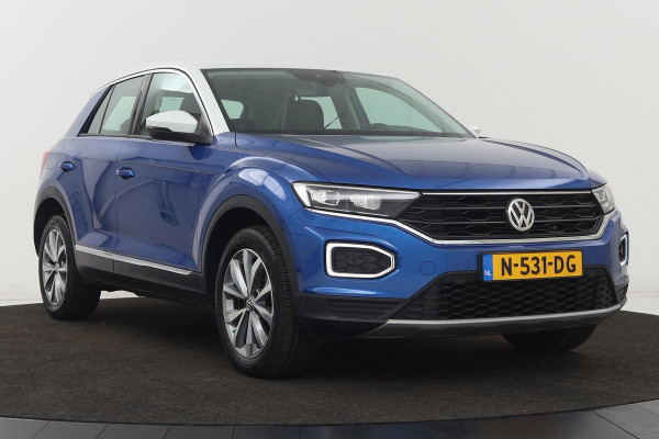 Volkswagen T-Roc 1.5 TSI Sport | Stoelverwarming | Full LED | Trekhaak | Navigatie | Climate control | PDC | Sportstoelen | Cruise control | Bluetooth