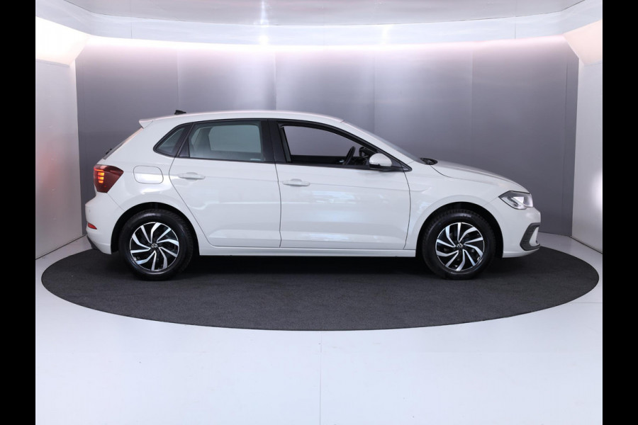 Volkswagen Polo 1.0 TSI Life 95 pk | Verlengde garantie | Navigatie via App | Parkeersensoren | Adaptieve cruise control | LED koplampen |