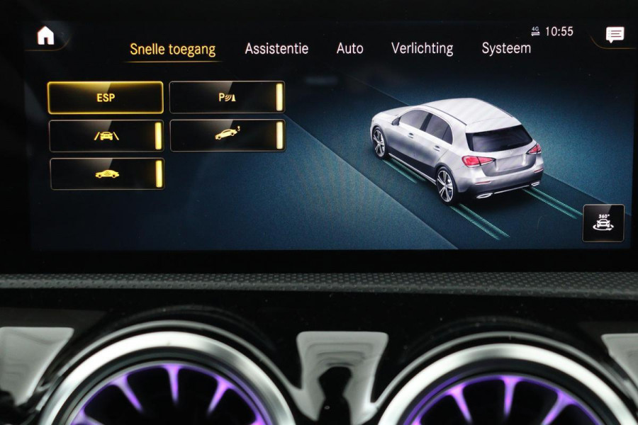 Mercedes-Benz A-Klasse 200 AMG | Panoramadak | Carplay | Stoelverwarming | Keyless | Leder/Alcantara | Camera | Sfeerverlichting | Widescreen | Full LED