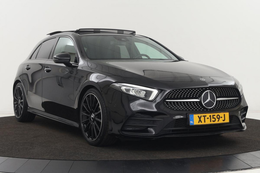 Mercedes-Benz A-Klasse 200 AMG | Panoramadak | Carplay | Stoelverwarming | Keyless | Leder/Alcantara | Camera | Sfeerverlichting | Widescreen | Full LED