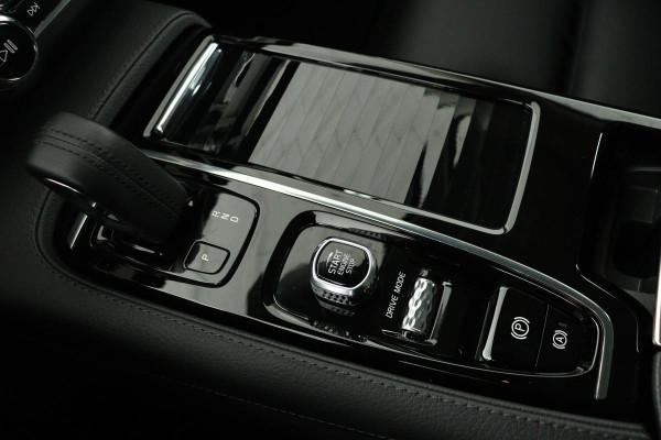 Volvo V90 2.0 T6 Recharge AWD Inscription | Trekhaak | Leder | Stoel & stuurverwarming | Adaptive cruise | Kinderzitjes | Camera | PHEV