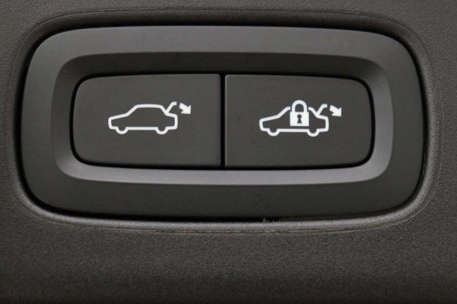Volvo V90 2.0 T6 Recharge AWD Inscription | Trekhaak | Leder | Stoel & stuurverwarming | Adaptive cruise | Kinderzitjes | Camera | PHEV