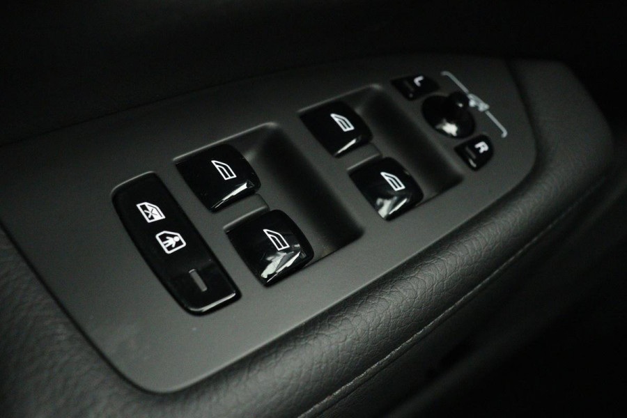 Volvo V90 2.0 T6 Recharge AWD Inscription | Trekhaak | Leder | Stoel & stuurverwarming | Adaptive cruise | Kinderzitjes | Camera | PHEV