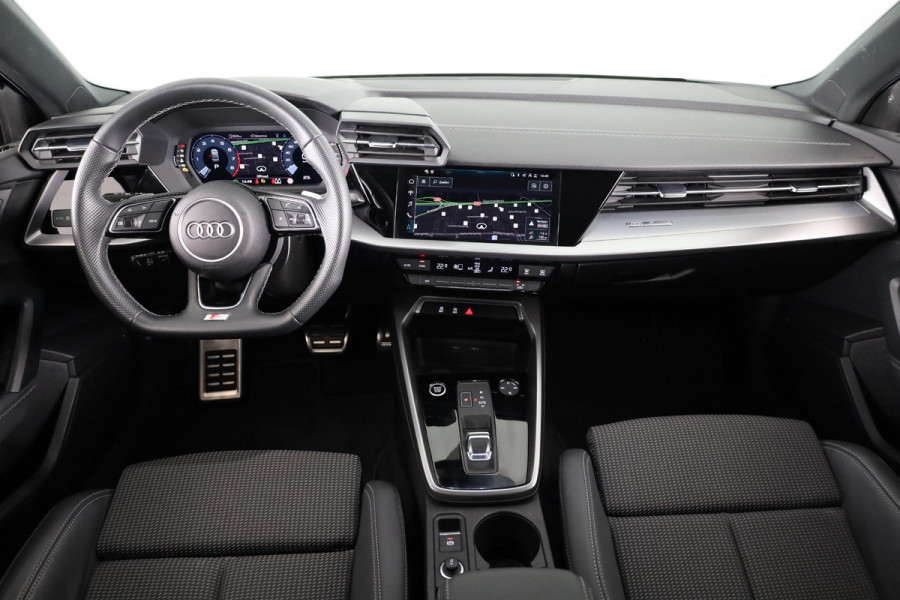 Audi A3 Limousine 30 TFSI S edition 110 pk S-tronic | Verlengde garantie | Navigatie | Parkeersensoren achter | Cruise control | Autom. airco | Full-LED koplampen | S-line |